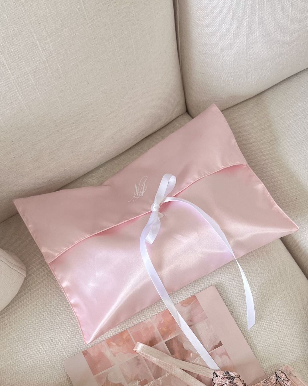 The Avenue Satin Pouch - Soft Pink