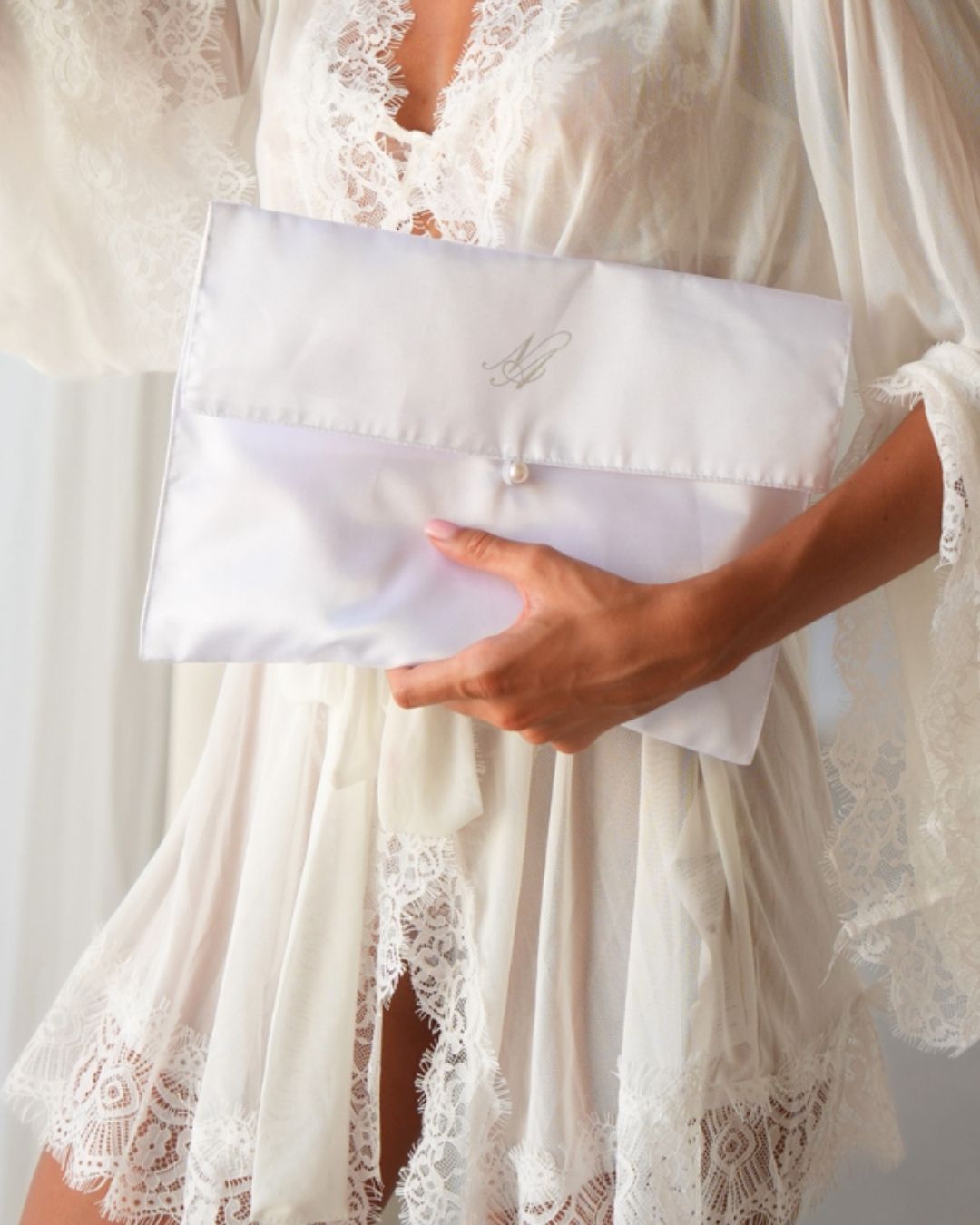 The Avenue Satin Pouch - White Pearl