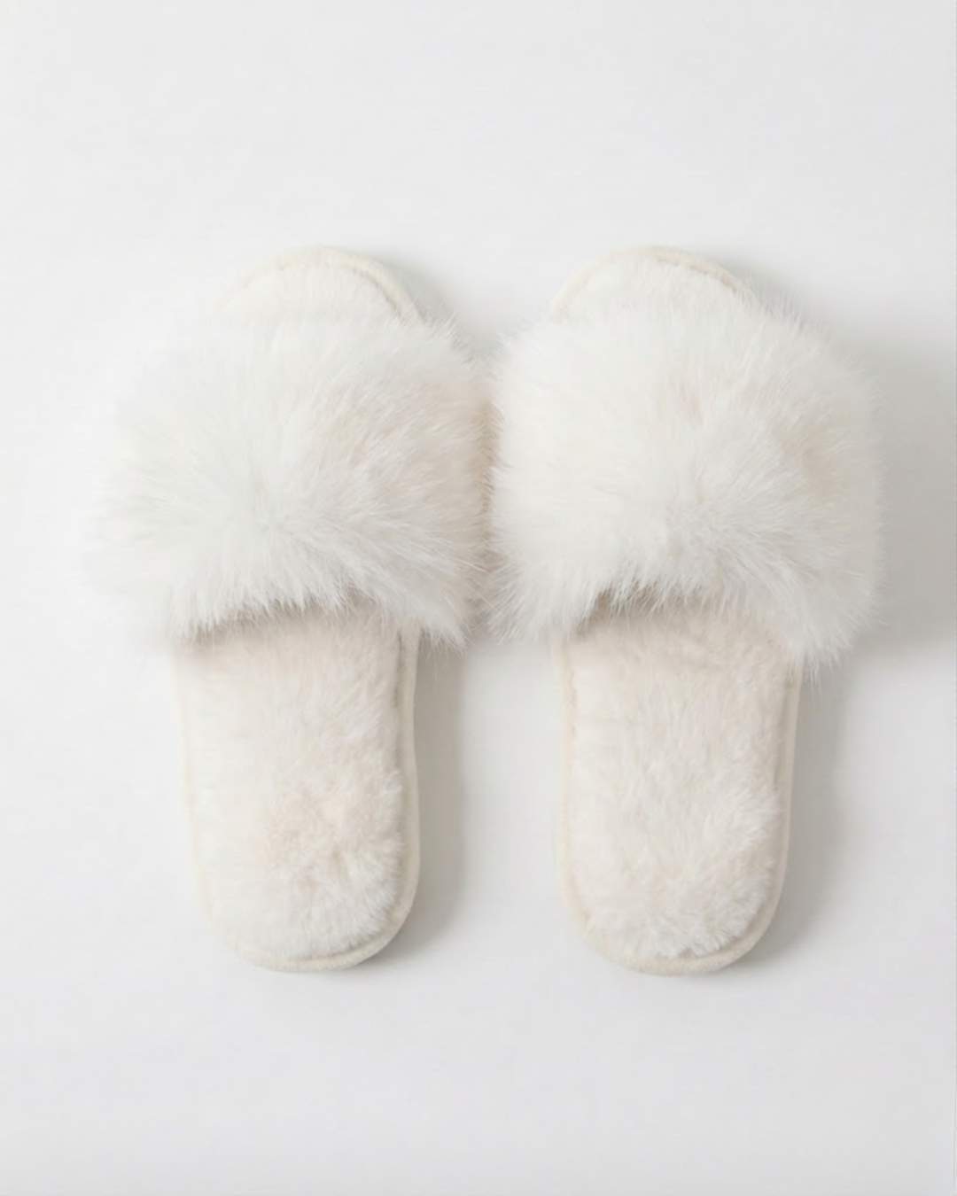 The Avenue Slipper - Ivory Fluffy